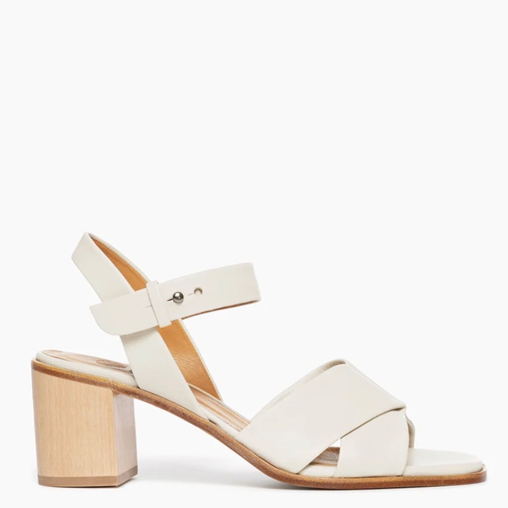 Coclico Bay Heel in Griege Leather with Black Heel, size 7.